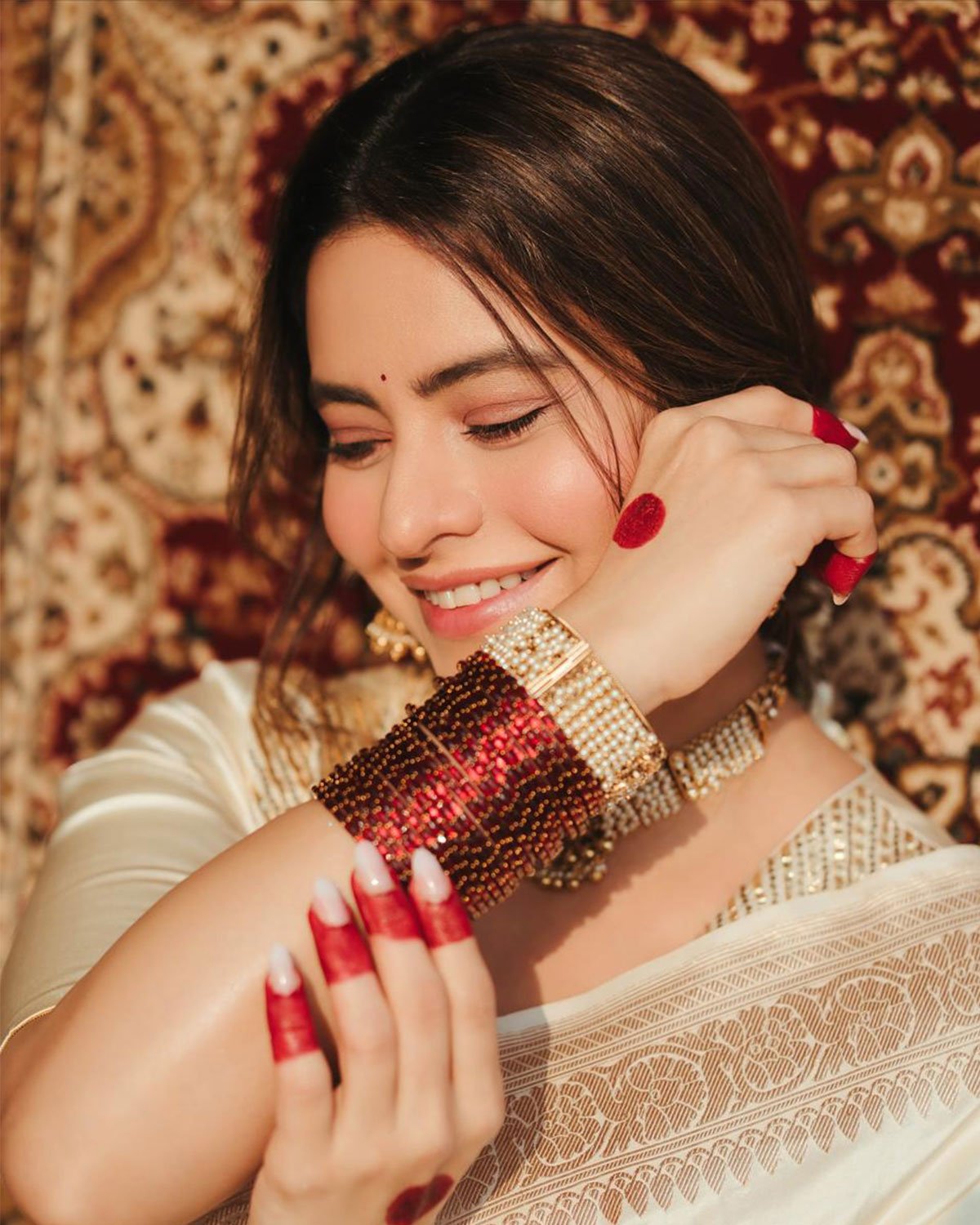 Elegant Silk Blend Saree with Traditional Zari Motifs and Broad Border
