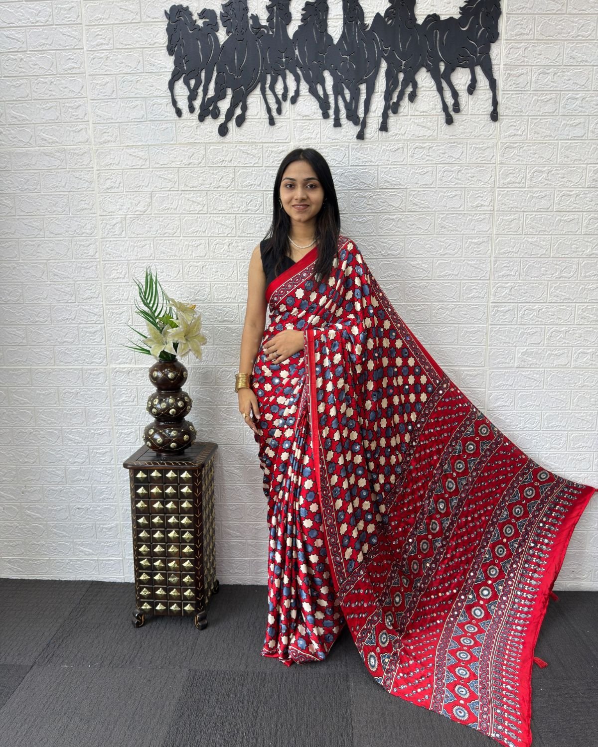 Printed Georgette Saree with Mirror Work Pallu and Border Detailing