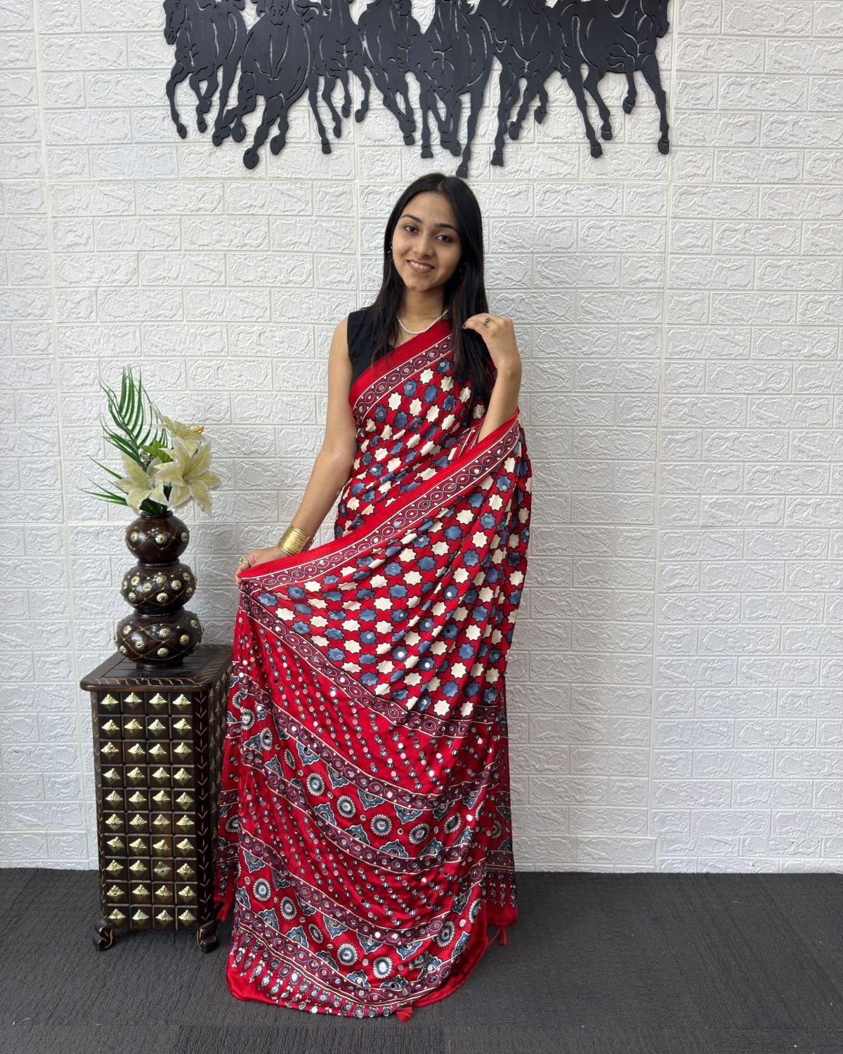 Printed Georgette Saree with Mirror Work Pallu and Border Detailing